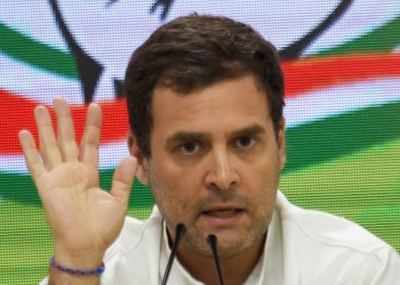 Cong releases video of Rahul with migrants