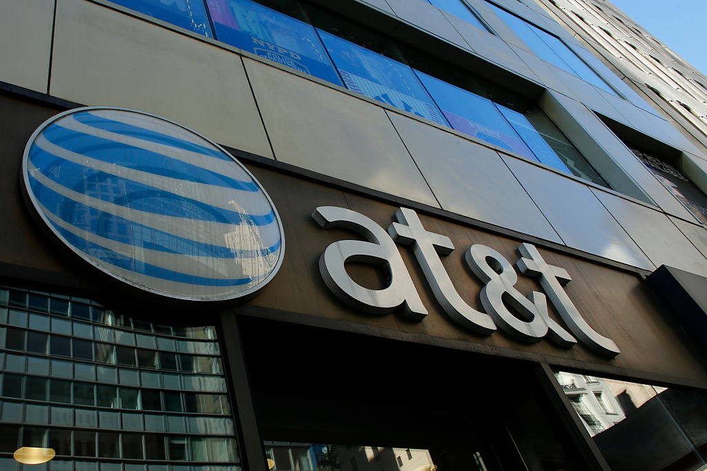 AT&T Plans to Cut Thousands of Jobs, Close Stores