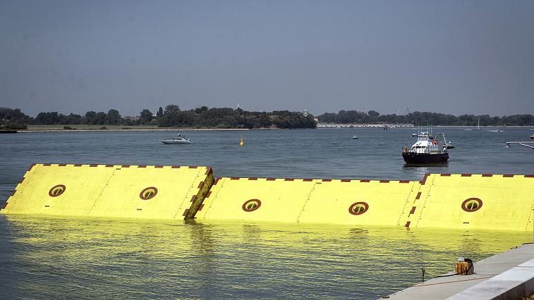 Venice tests system of 78 inflatable flood barriers