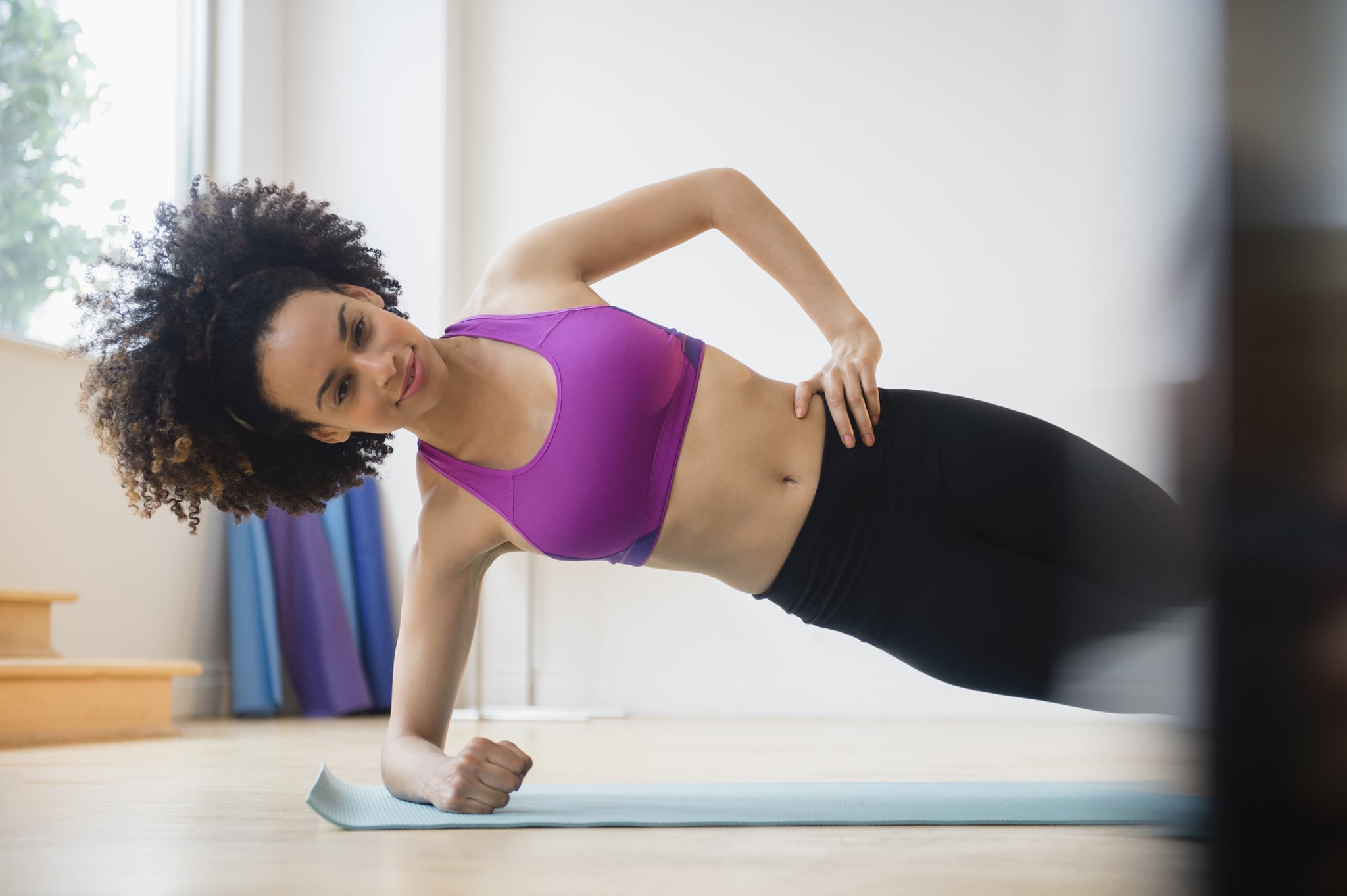 If Side Planks Hurt Your Shoulders, Try These Trainer Tips If Side Planks Hurt Your Shoulders, Try These Trainer Tips