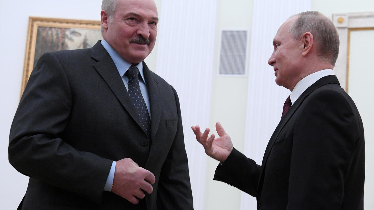 Belarus Lukashenko orders police to quell protests as EU leaders hold emergency summit