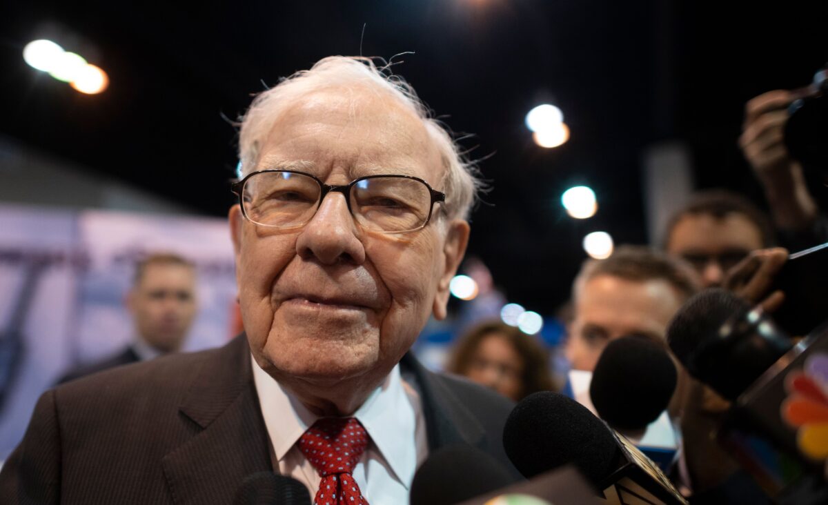 Warren Buffetts Berkshire Hathaway Bets $6 Billion on Japanese Firms