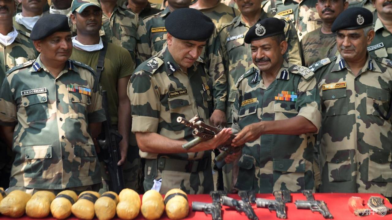 Five men killed at India-Pakistan border in heroin smuggling attempt Five men killed at India-Pakistan border in heroin smuggling attempt