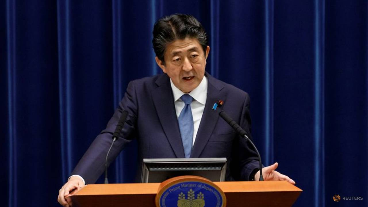 What happens if Japanese PM Abe is incapacitated, or resigns?