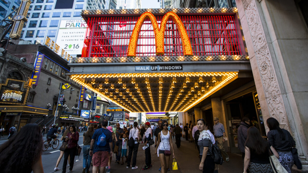 McDonalds Sues Ousted CEO, Alleging Employee Relationships