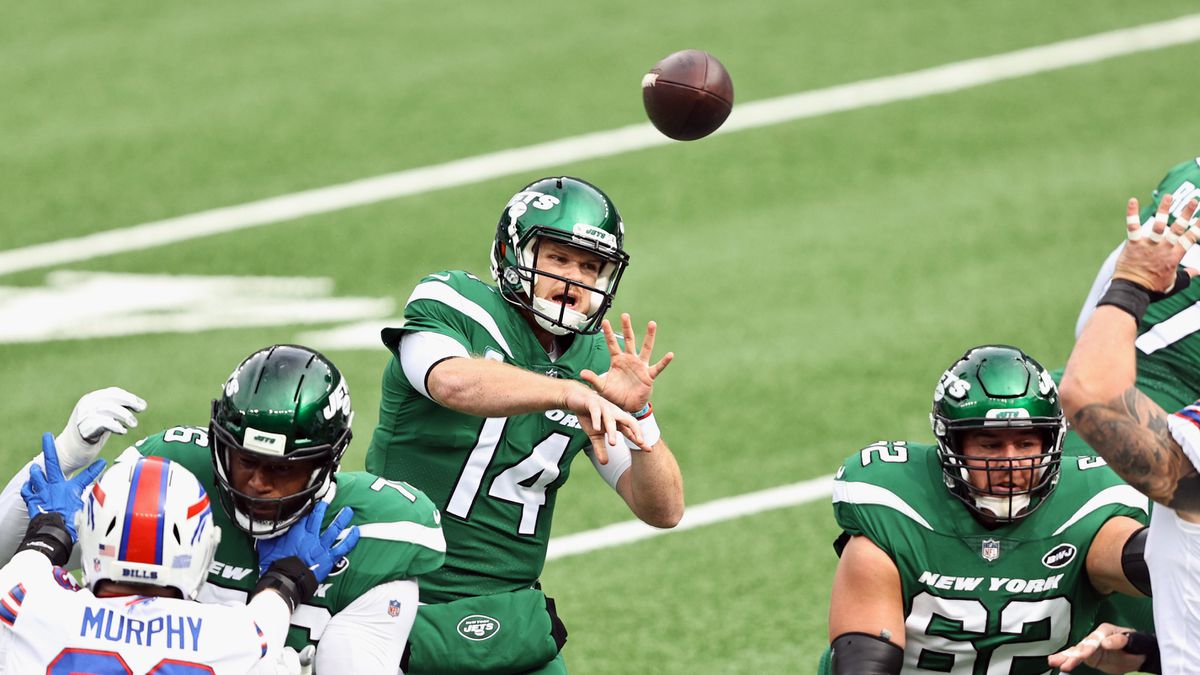 Sam Darnold, Adam Gase hoping QB will practice Wednesday, play vs. Dolphins