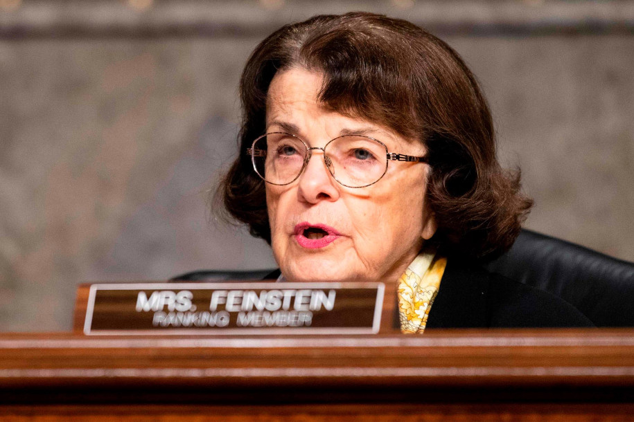 Feinstein drops out of Democratic leadership in Senate