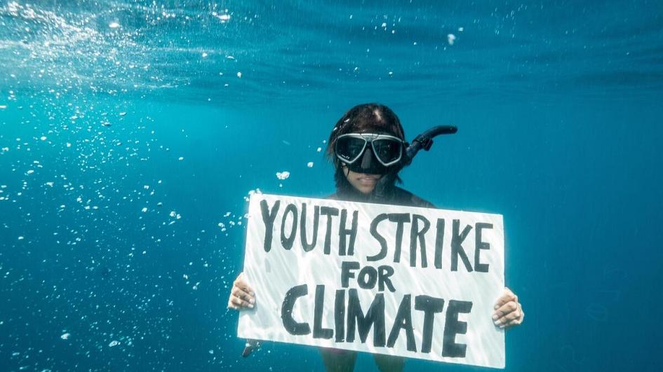 EXTRAORDINARY PHOTOS RELEASED OF THE WORLD’S FIRST UNDERWATER CLIMATE PROTEST